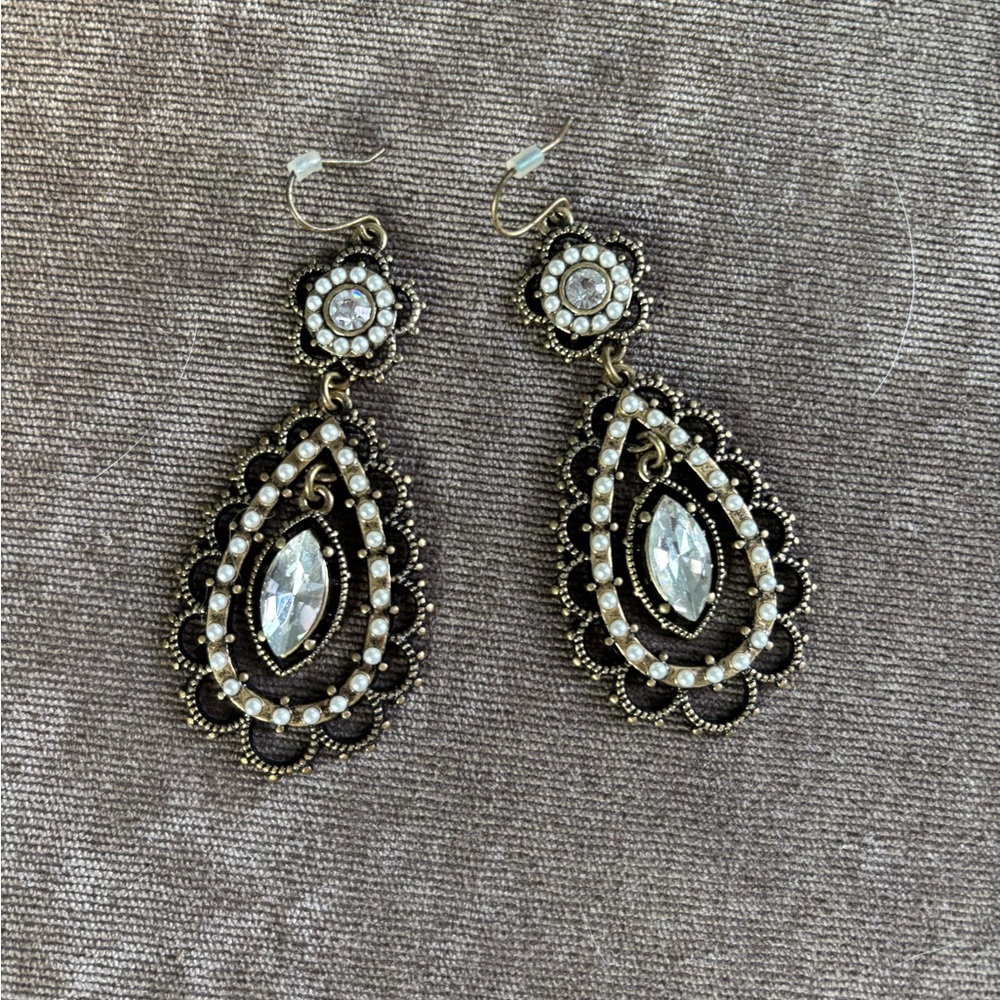 Chloe + Isabel Earrings